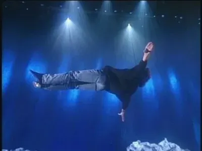 Дэвид Копперфилд - Иллюзии. 15 лет Волшебства / David Copperfield - Illusion. 15 Years of Magic (2001) DVDRip