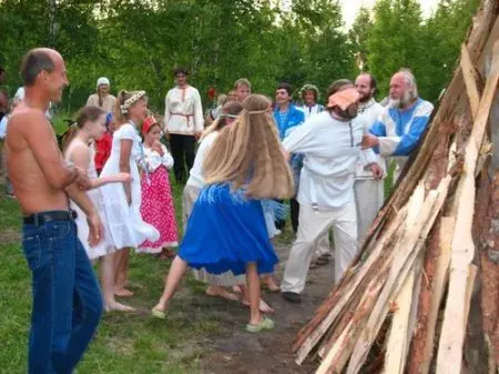 Летний палаточный лагерь в родовом поселении Родное (30 мая - 30 августа 2013 года, Владимирская обл.)
