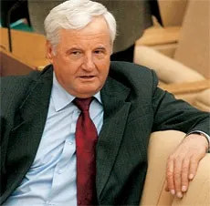 Любого русского, заявляющего о национальных интересах Отечества, власть немедленно объявляет фашистом.