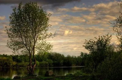 У реки. Или притча о том, как Иван Иванович Ивана Кузьмича обхитрил.