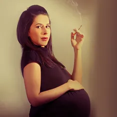 Русские женщины подсажены на курево...