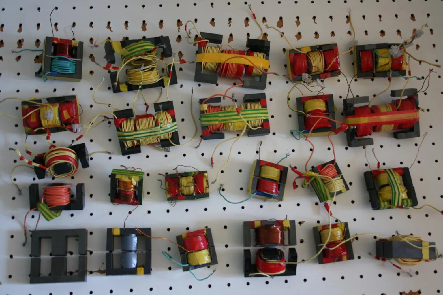 Транcгенератор магнитного поля Андрея Мельниченко.