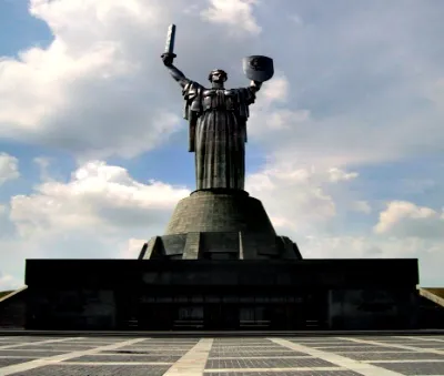 Родина-мать зовёт!