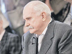 Никита Михалков отказался от мигалки