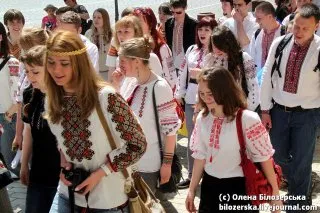 Марш народной вышивки