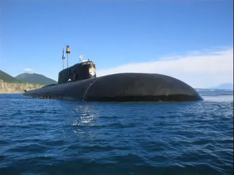 11.06.03 12:12 : Командир подлодки «Самара» Роман Щурий, ругавший матом начальство в ролике на YouТube, представлен к увольнению в запас.