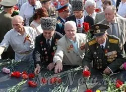 Нано деление. Как мрачненькие пытаются стравить Русов и мигрантов, для получения энергии ненависти.