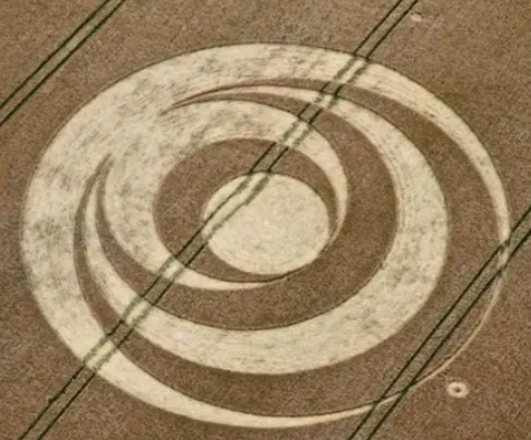 Новые круги на полях в Англии 2 июля 2011.