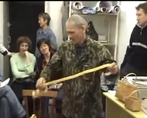 Дедушка Валентин о плетении из бересты и о Мироздании в целом.