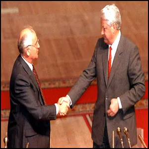 Путча не было. Пытались развязать войну