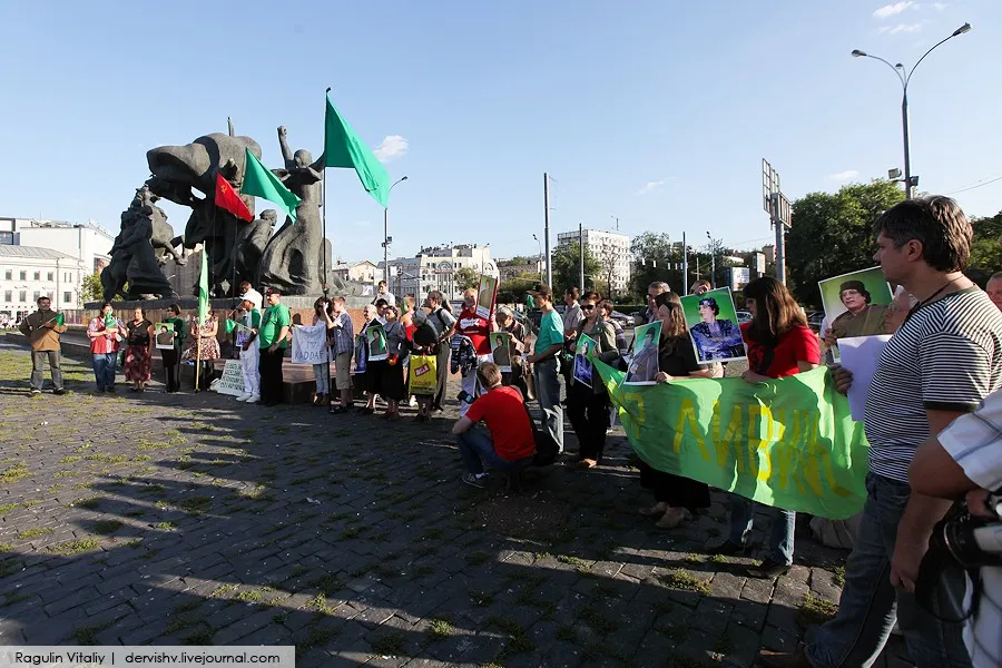 Руки прочь от Ливии и Каддафи!