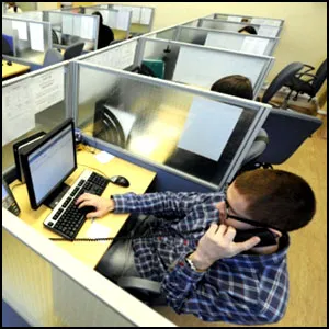 «Единая Россия» активизирует троллей