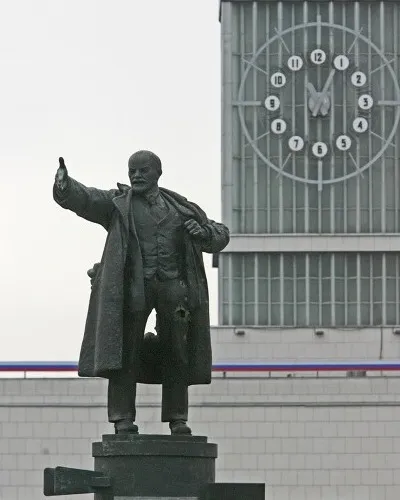 ИДОЛ  КОММУНИСТИЧЕСКОГО  ФАРАОНА – 11 часть