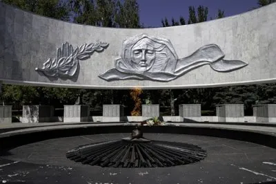 Вечный огонь – культ смерти на россиянской службе