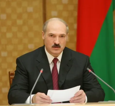 Лукашенко: Российский рубль начал обесцениваться