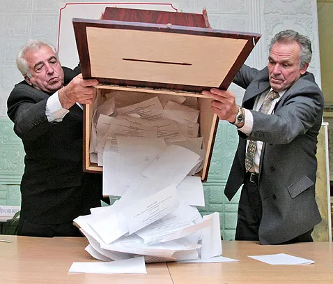 Насколько нужно быть дебилом, чтобы ходить на выборы.