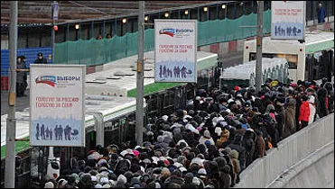 Очередь к Поясу Богородицы: откуда такая набожность?