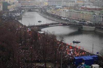 Митинг на Болотной площади собрал более 100 тысяч человек