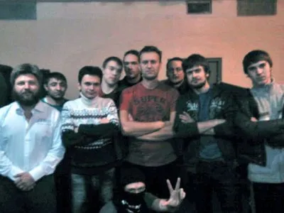 Сокамерники снимаются с Навальным на память