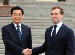 Медведев и Путин продали Сибирь и Дальний Восток Китаю