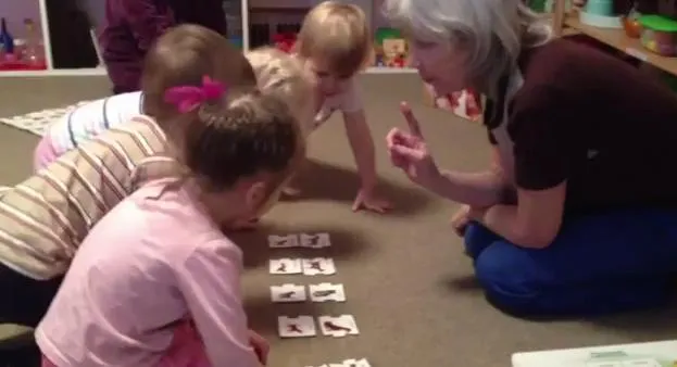 Одно из занятий Светлены с детьми