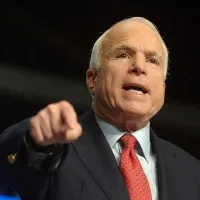 [Видео] Сенатор Маккейн: «Россия – увядающая страна»