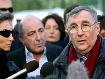 Отец Александра Литвиненко, обвинявший в убийстве сына Россию, просит простить его