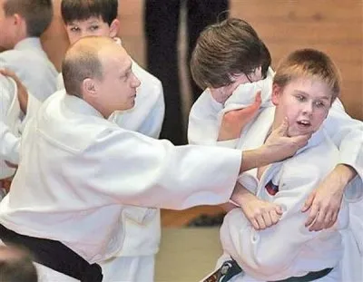 Они стояли...