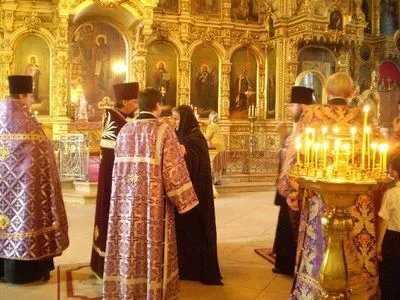 За кулисами церкви