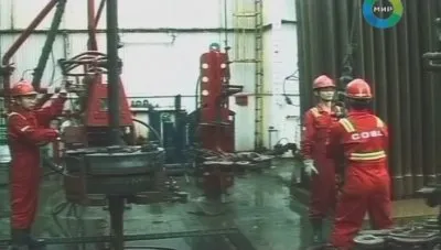 Секретные материалы 7. Запах нефти (04.04.2012) SATRip