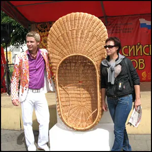 Мы не лаптем щи хлебаем