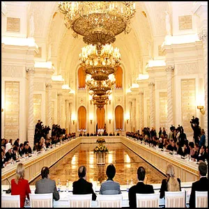 Власть поддерживает русофобов