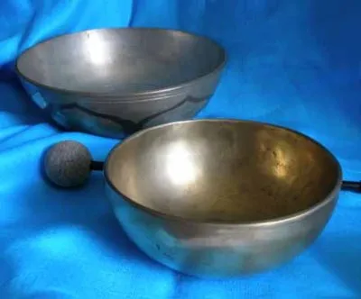 Медитация с поющими чашами.