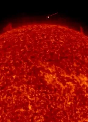 NASA скрывает НЛО, следящий за Солнцем