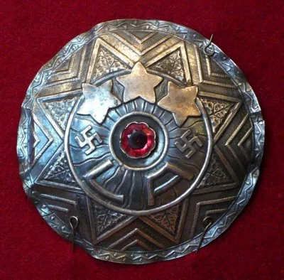 Литва знает свою историю: Свастика на щитах оправдана