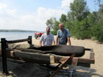 На Хортице нашли древнюю лодку времен князя Святослава