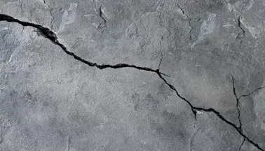 Трещина в монолите