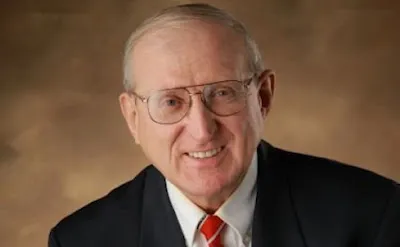 Кандидат в Конгресс США заявляет: "Холокоста не было!"