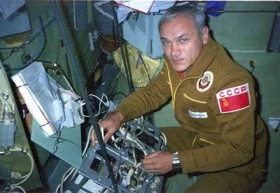 Эффект Джанибекова. Как космонавт посрамил акакдемиков-дармоедов.