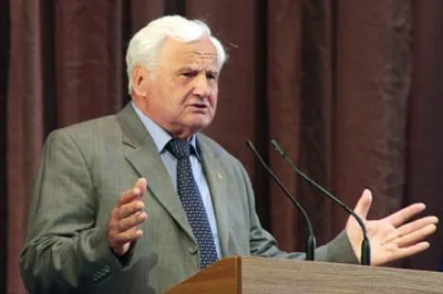 Каков поп, таков приход. Какие у нас в государстве правители, такое у нас и государственное телевидение.