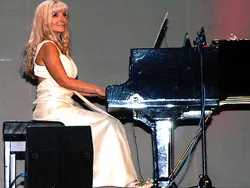 Сербская пианистка Даца Паунович и заокеанские звери