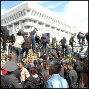 Демократия – это настоящий бандитизм!