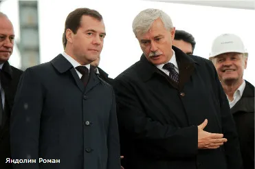 Обиженный петербуржцами Медведев решил летать на вертолёте