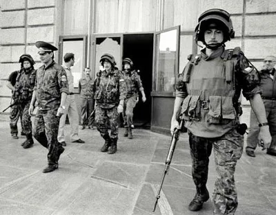 «Армия нового миропорядка» занимает исходные рубежи