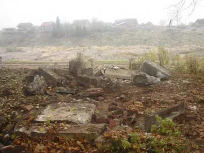 Уничтожение 12.10.2012 в г.Нелидово памятника героически павших бойцов Советской Армии