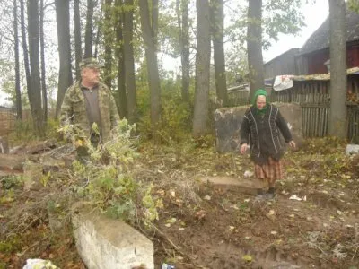 Уничтожение 12.10.2012 в г.Нелидово памятника героически павших бойцов Советской Армии