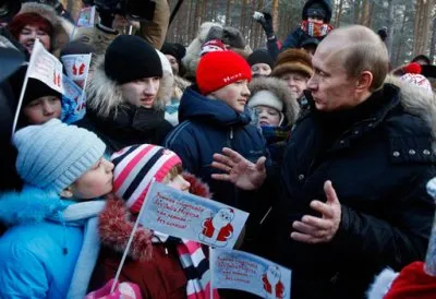 Кремлевский чикатило, президент России педофил!