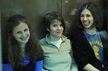Выступление участниц Pussy Riot 10.10.12