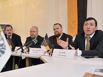 Как опозорить русское движение. Инструкция.