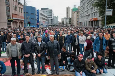 140-миллионную(???) Россию хотят разбавить 70 миллионами мигрантов!!